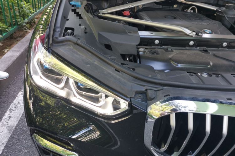 Used BMW X5 2022 xDrive 30Li Luxury M Sport Package Engine Bay Right