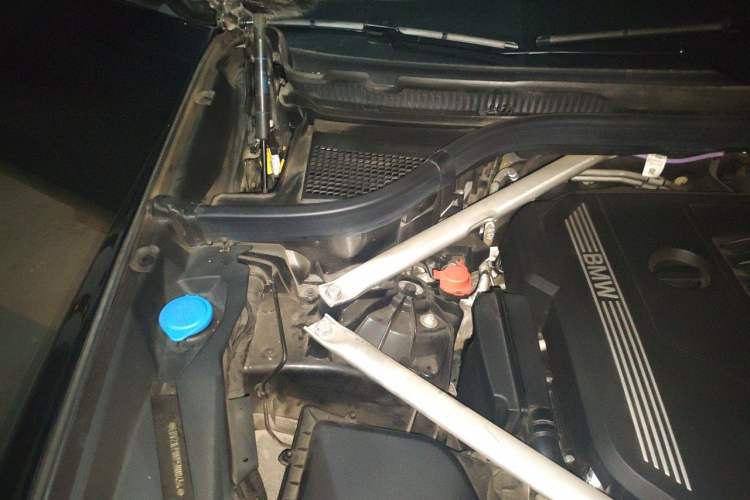 Used BMW X5 2022 Restyled xDrive 40Li M Sport Package Engine Bay Right