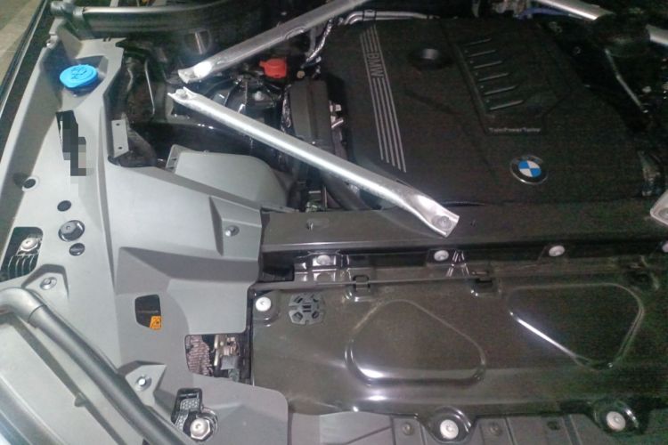 Used BMW X5 2022 Restyled xDrive 40Li M Sport Package Engine Bay Right