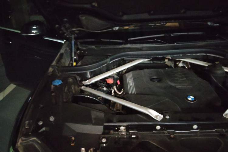 Used BMW X5 2022 Restyled xDrive 30Li Luxury Version M Sport Package Engine Bay Right