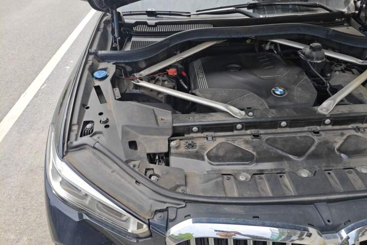 Used BMW X5 2022 Restyled xDrive 30Li Luxury Version M Sport Package Engine Bay Right