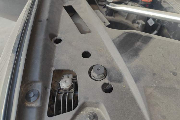 Used BMW X5 2022 xDrive 30Li M Sport Package Engine Bay Right