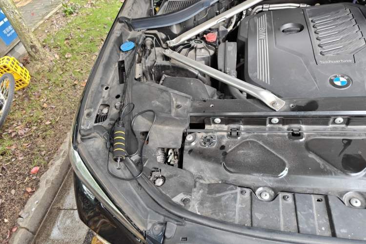 Used BMW X5 2022 Restyled xDrive 40Li Luxury Edition M Sport Package Engine Bay Right