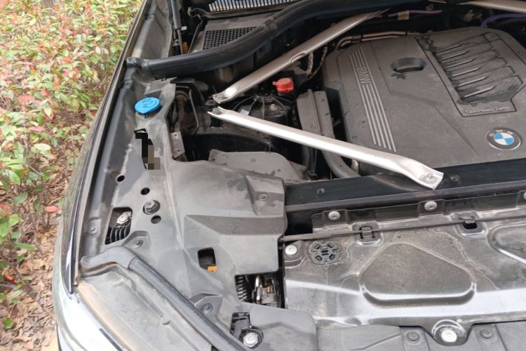 Used BMW X5 2022 Restyled xDrive 40Li Luxury Edition M Sport Package Engine Bay Right