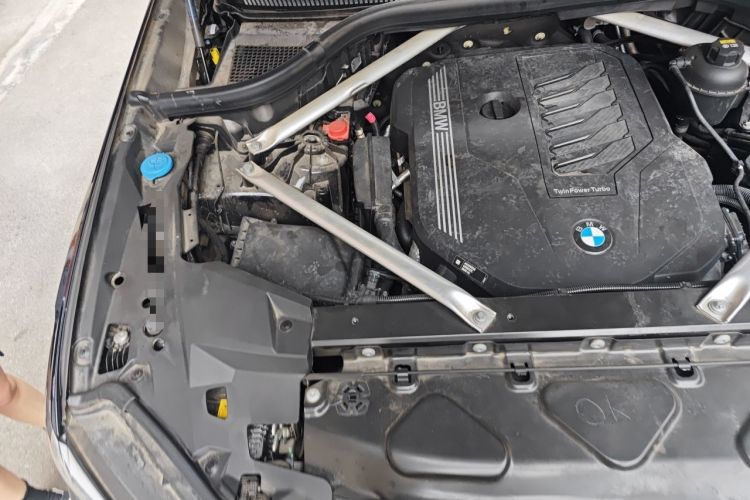 Used BMW X5 2022 xDrive40i M Sport Package Engine Bay Right