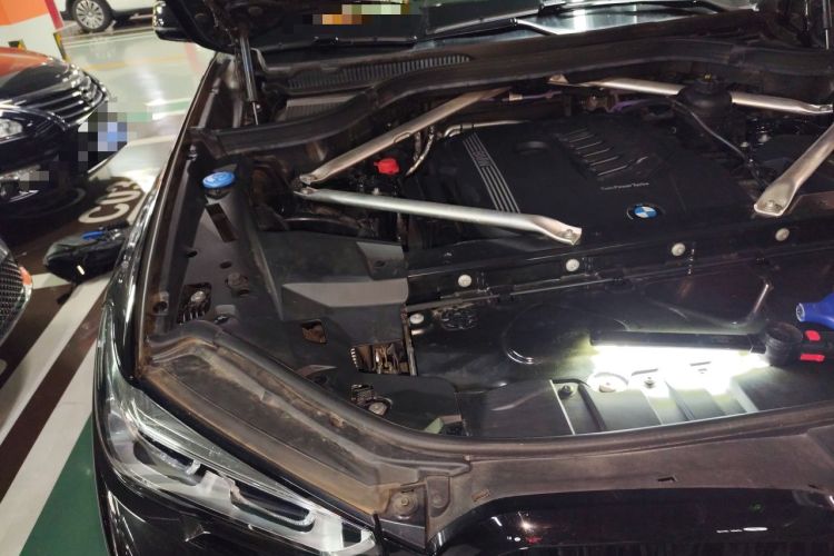 Used BMW X5 2022 Restyled xDrive 40Li M Sport Package Engine Bay Right