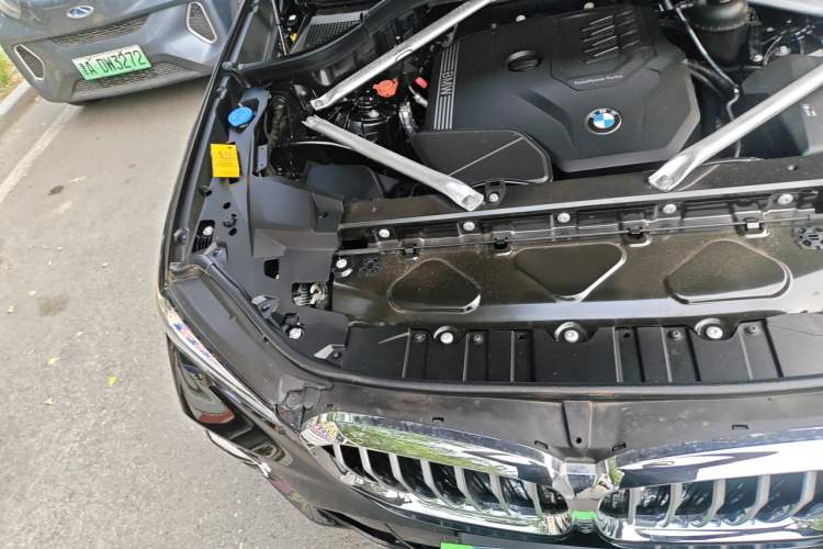 Used BMW X5 2022 xDrive 30Li Luxury M Sport Package Engine Bay Right