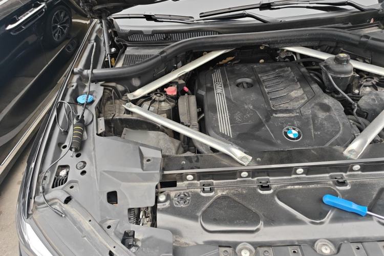 Used BMW X5 2022 xDrive40i M Sport Package Engine Bay Right