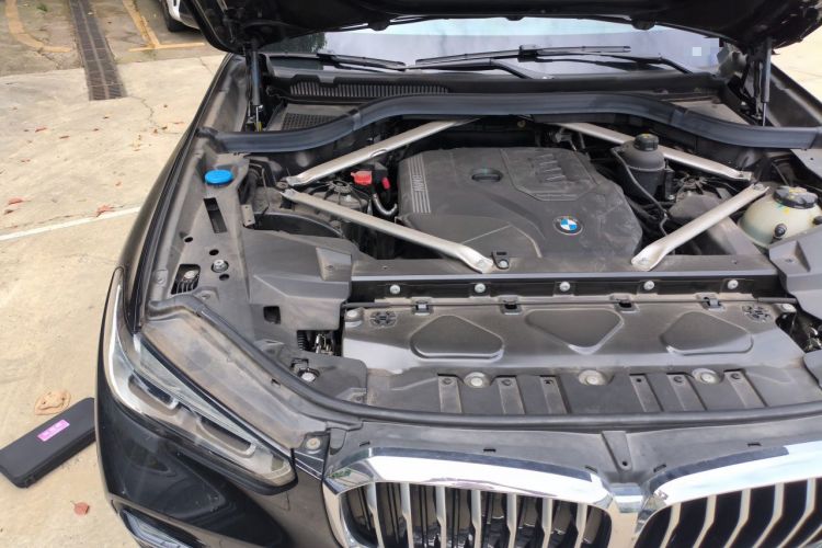 Used BMW X5 2022 Restyled xDrive 30Li Luxury Version M Sport Package Engine Bay Right