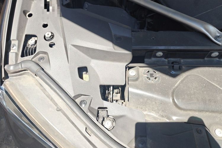 Used BMW X5 2022 xDrive 30Li Luxury M Sport Package Engine Bay Right