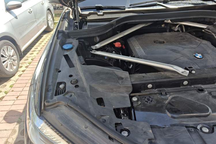 Used BMW X5 2022 Restyled xDrive 30Li Luxury Version M Sport Package Engine Bay Right