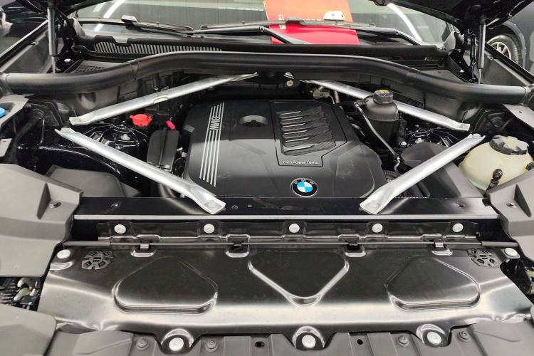 Used BMW X5 2022 xDrive40i M Sport Package Engine Bay