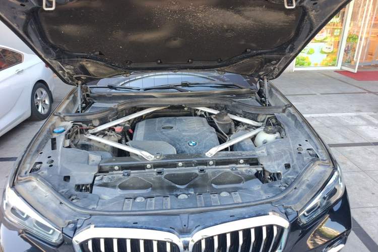 Used BMW X5 2022 Restyled xDrive 30Li Luxury Version M Sport Package Engine Bay