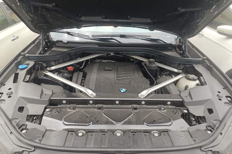 Used BMW X5 2022 xDrive 40Li M Sport Package Engine Bay
