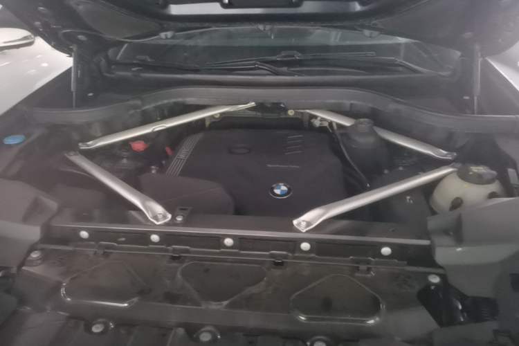 Used BMW X5 2022 Restyled xDrive 30Li Luxury Version M Sport Package Engine Bay