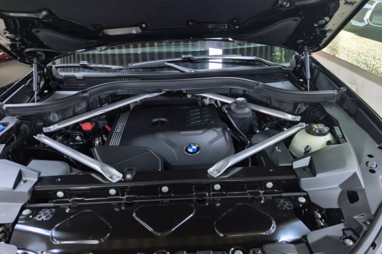 Used BMW X5 2022 Restyled xDrive 30Li Luxury Version M Sport Package Engine Bay