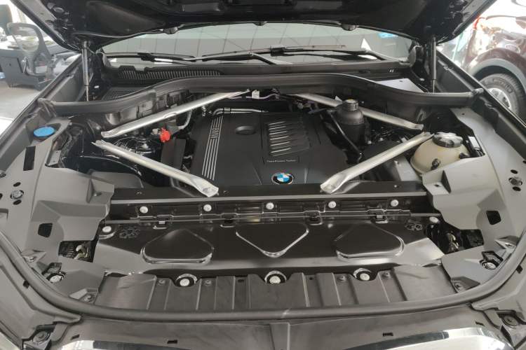 Used BMW X5 2022 Restyled xDrive 40Li M Sport Package Engine Bay