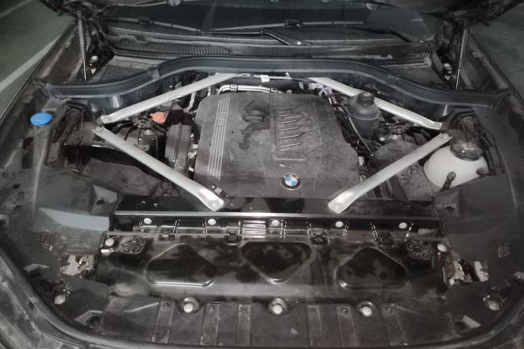 Used BMW X5 2022 Restyled xDrive 40Li M Sport Package Engine Bay