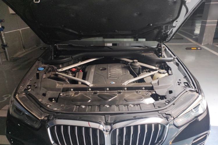 Used BMW X5 2022 xDrive40i M Sport Package Engine Bay