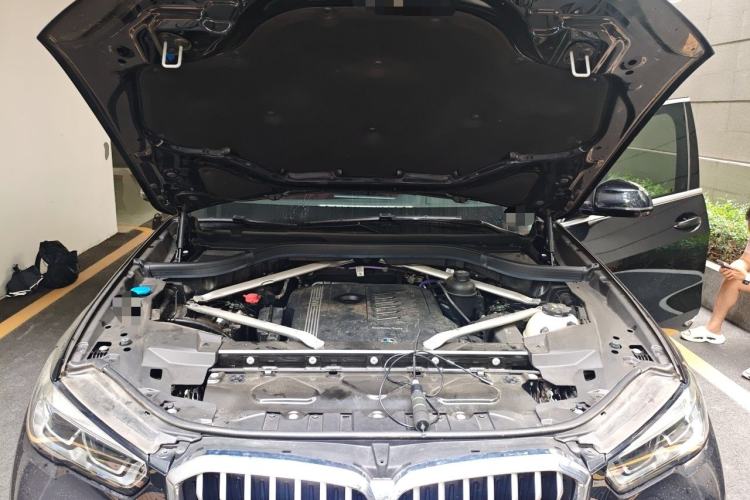 Used BMW X5 2022 Restyled xDrive 40Li Luxury Edition M Sport Package Engine Bay
