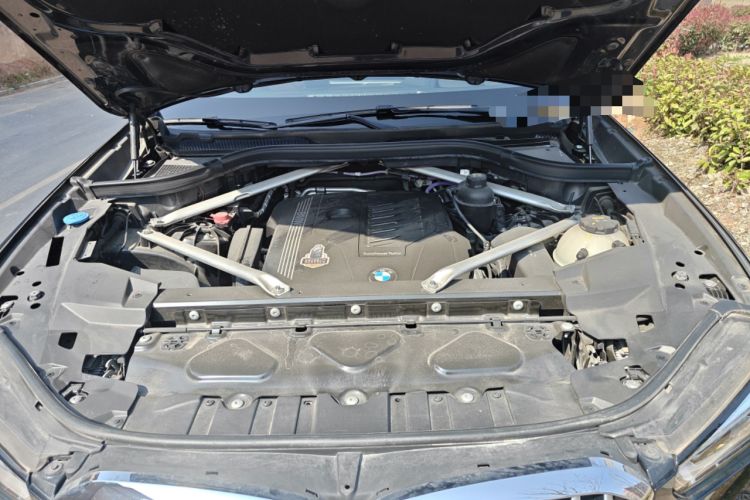 Used BMW X5 2022 xDrive 40Li M Sport Package Engine Bay