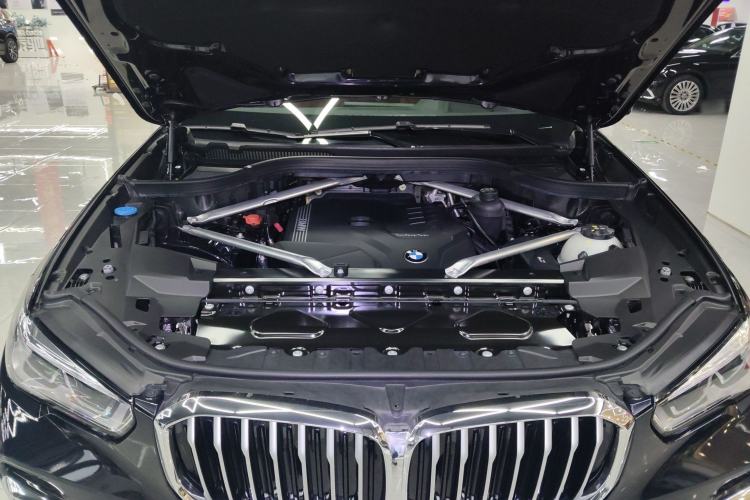 Used BMW X5 2022 Restyled xDrive 30Li Luxury Version M Sport Package Engine Bay