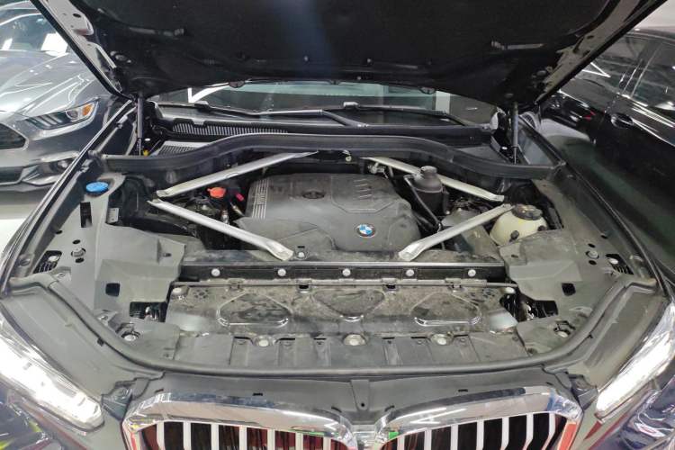 Used BMW X5 2022 Restyled xDrive 30Li Luxury Version M Sport Package Engine Bay
