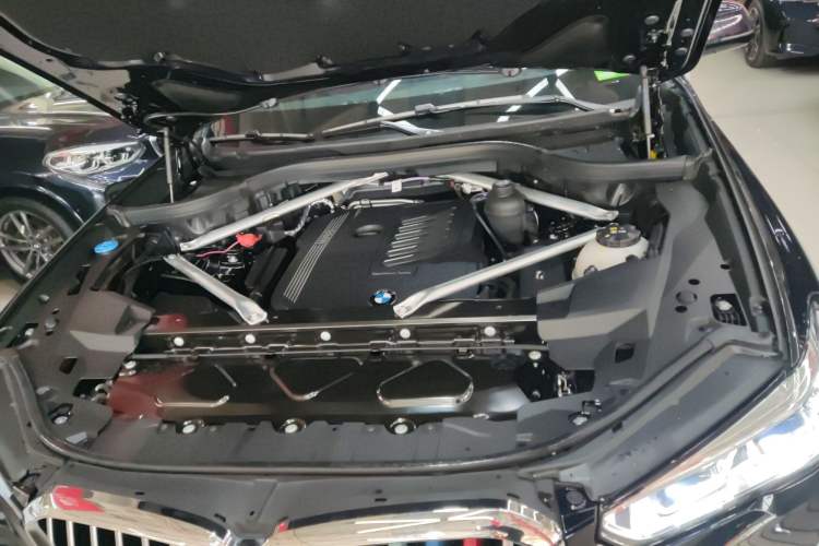 Used BMW X5 2022 Restyled xDrive 40Li M Sport Package Engine Bay