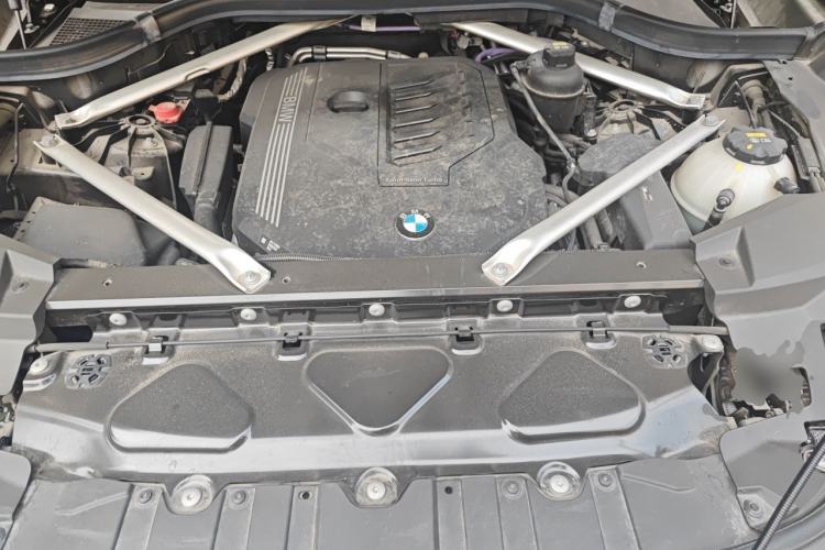 Used BMW X5 2022 xDrive 40Li M Sport Package Engine Bay