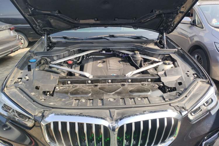 Used BMW X5 2022 xDrive 40Li Luxury Edition M Sport Package Engine Bay