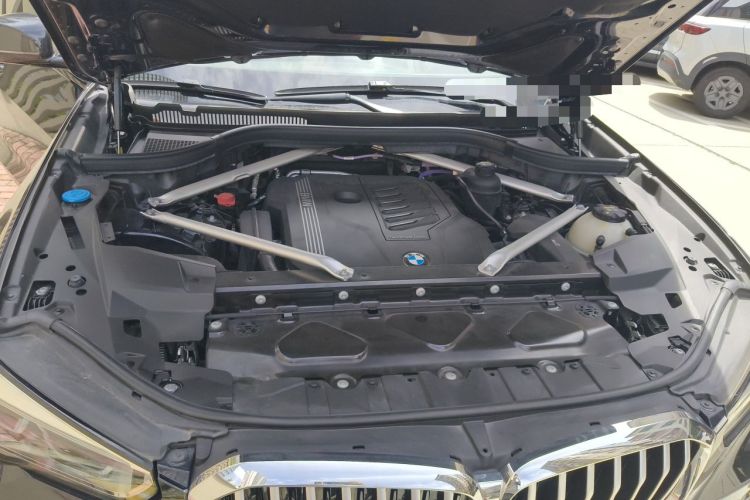 Used BMW X5 2022 xDrive 40Li M Sport Package Engine Bay