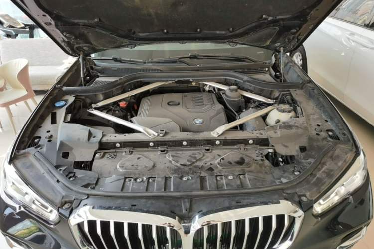 Used BMW X5 2022 Restyled xDrive 30Li Luxury Version M Sport Package Engine Bay