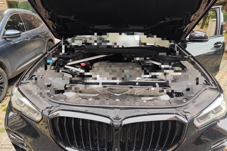 Used BMW X5 2022 Restyled xDrive 30Li Luxury Version M Sport Package Engine Bay