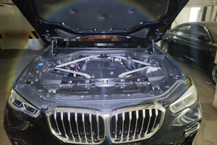 Used BMW X5 2022 Restyled xDrive 30Li Luxury Version M Sport Package Engine Bay