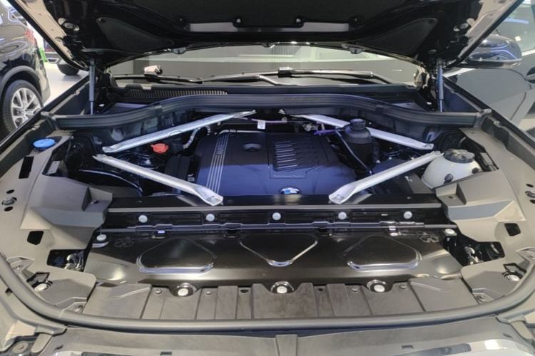 Used BMW X5 2022 Restyled xDrive 40Li M Sport Package Engine Bay