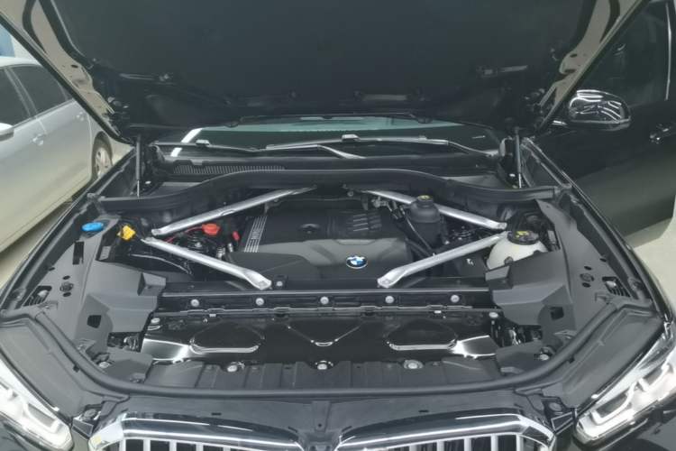 Used BMW X5 2022 Restyled xDrive 30Li Luxury Version M Sport Package Engine Bay