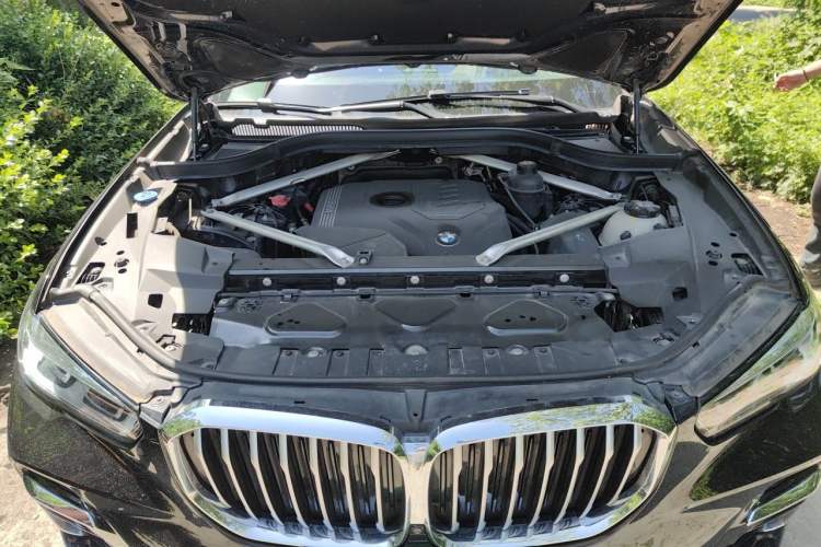 Used BMW X5 2022 Restyled xDrive 30Li Luxury Version M Sport Package Engine Bay
