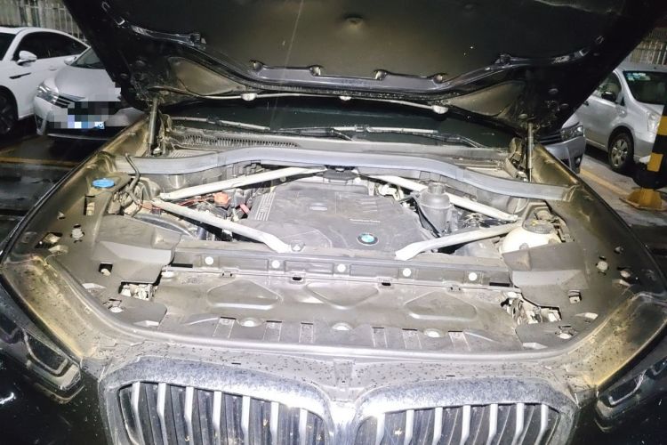 Used BMW X5 2022 Restyled xDrive 30Li Luxury Version M Sport Package Engine Bay