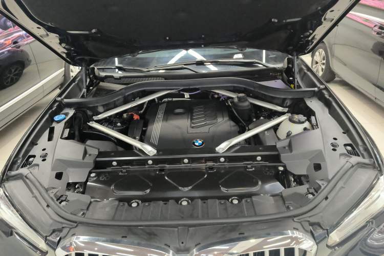 Used BMW X5 2022 Restyled xDrive 40Li M Sport Package Engine Bay