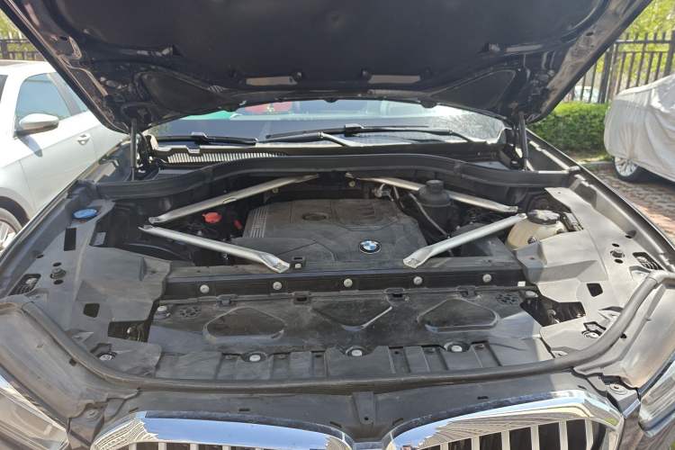 Used BMW X5 2022 Restyled xDrive 30Li Luxury Version M Sport Package Engine Bay