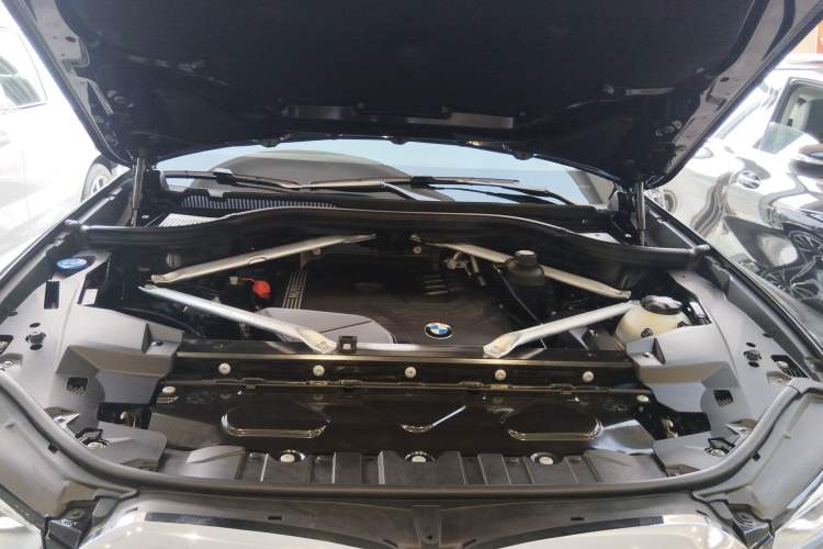 Used BMW X5 2022 Restyled xDrive 30Li M Sport Package Engine Bay