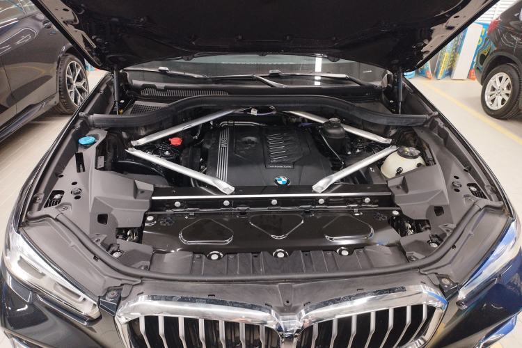 Used BMW X5 2022 Restyled xDrive 40Li Luxury Edition M Sport Package Engine Bay