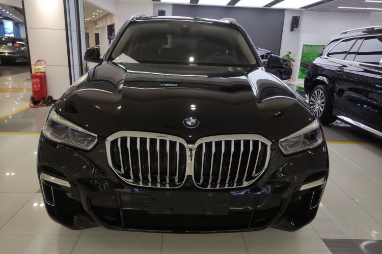 Used BMW X5 2022 Restyled xDrive 30Li Luxury Version M Sport Package Exterior 1