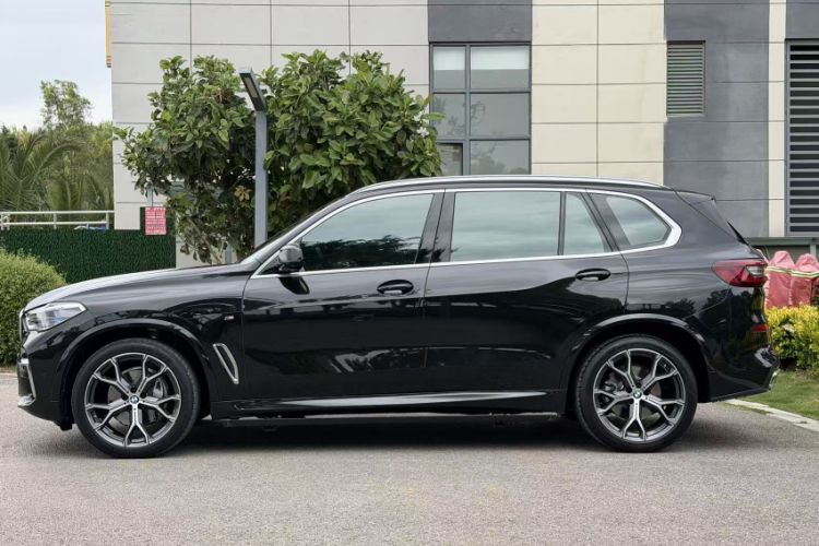 Used BMW X5 2022 Restyled xDrive 40Li M Sport Package Exterior 1