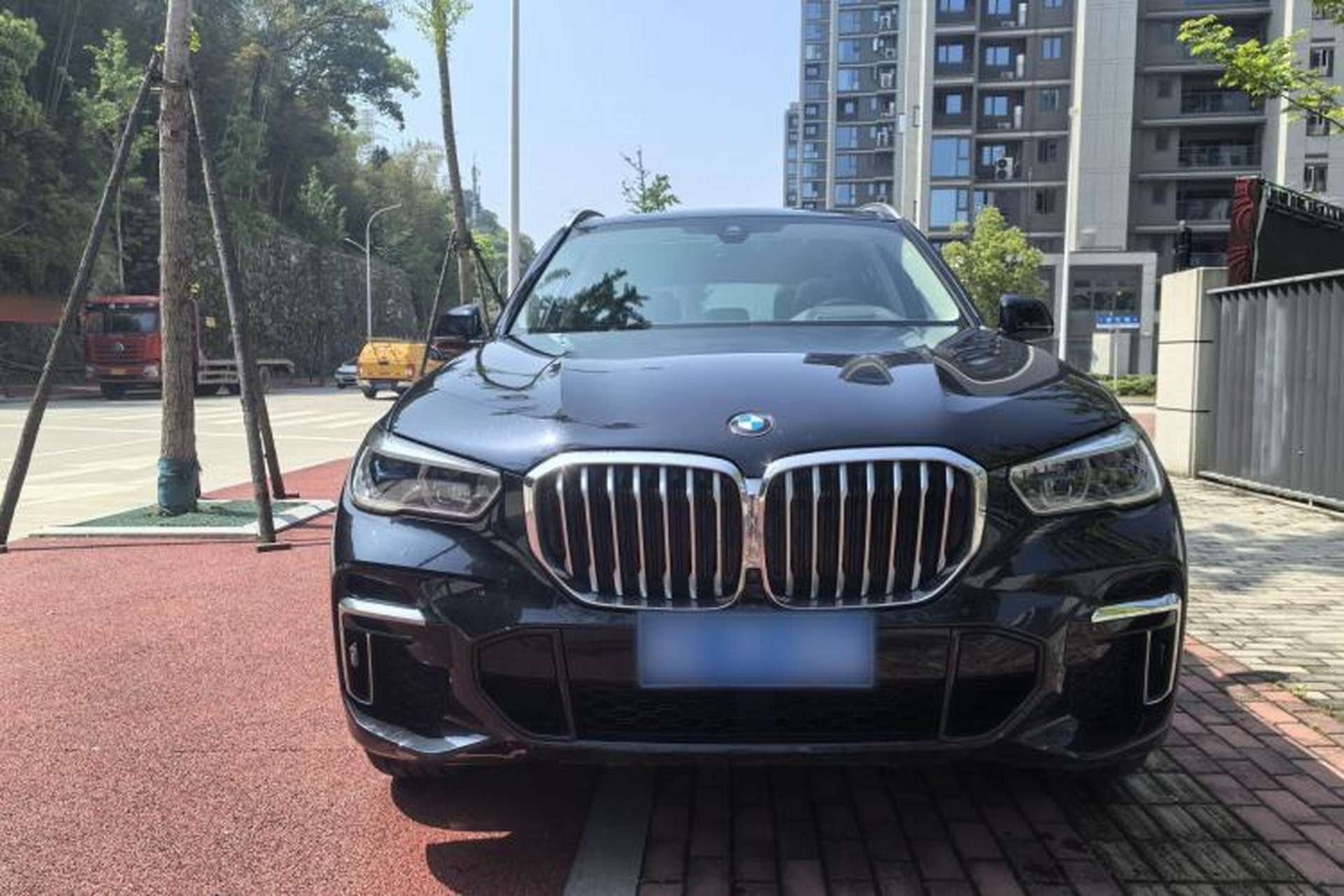Used BMW X5 2022 xDrive 30Li Luxury M Sport Package Exterior 1