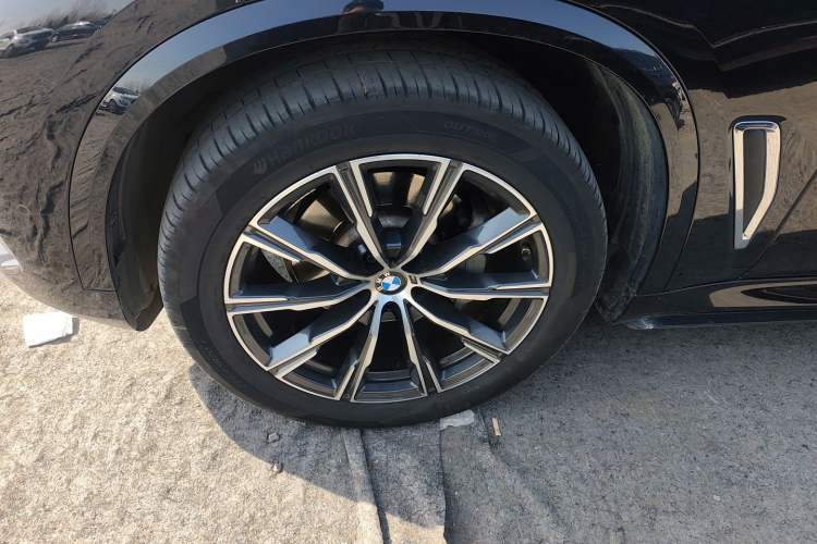 Used BMW X5 2022 Restyled xDrive 30Li Luxury Version M Sport Package Exterior 1