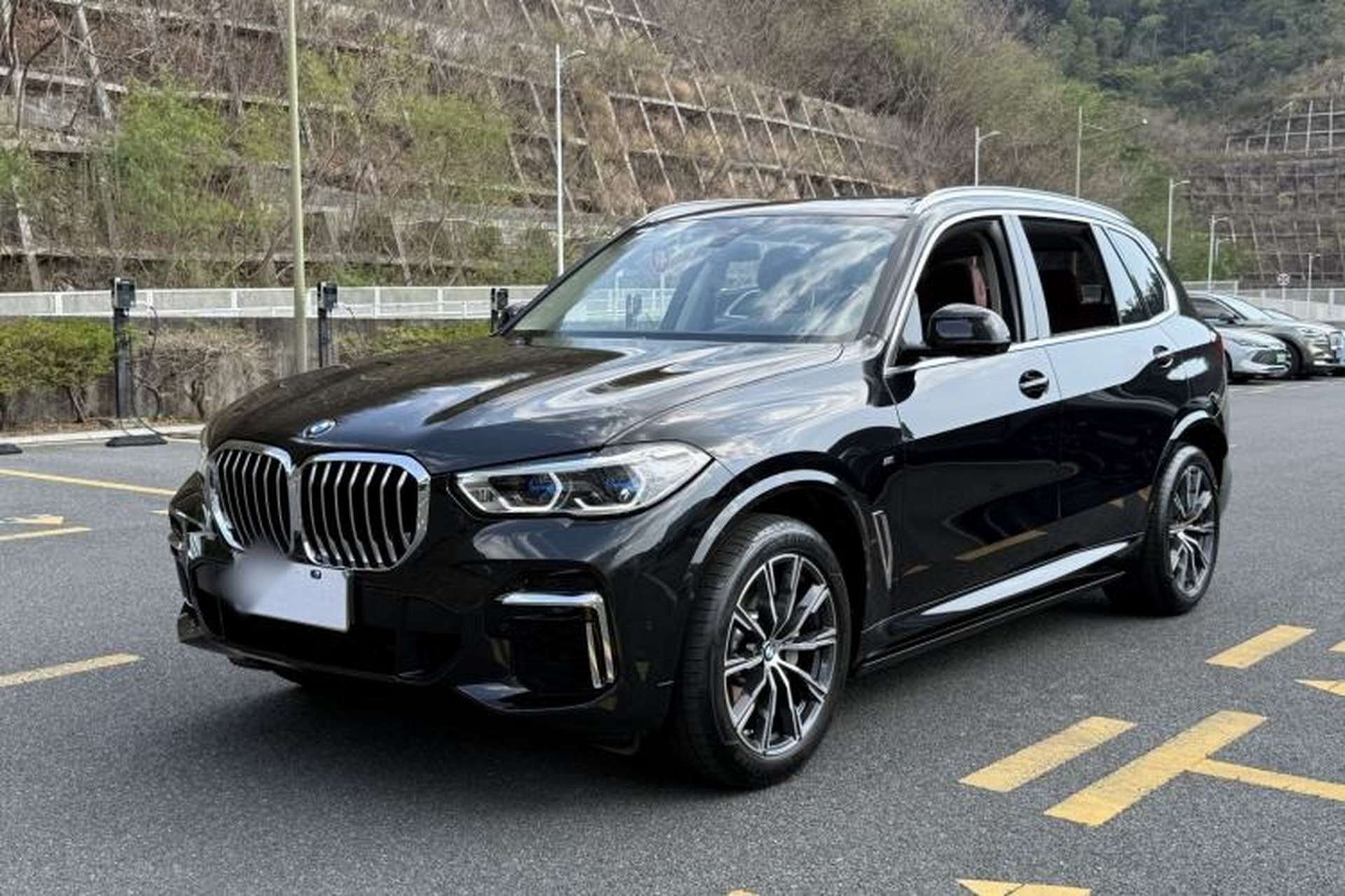 Used BMW X5 2022 Restyled xDrive 30Li Luxury Version M Sport Package Exterior 1
