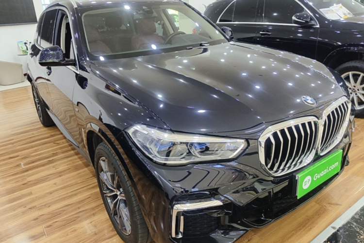Used BMW X5 2022 xDrive 30Li Luxury M Sport Package Exterior 1