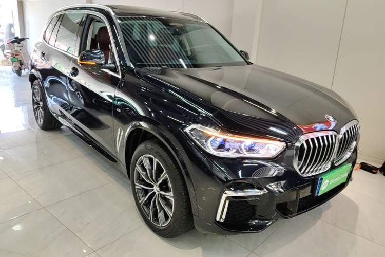Used BMW X5 2022 Restyled xDrive 30Li Luxury Version M Sport Package Exterior 1