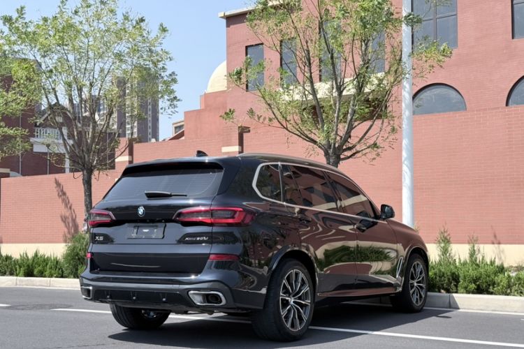 Used BMW X5 2022 Restyled xDrive 30Li M Sport Package Exterior 1